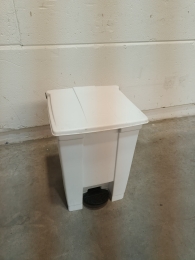 Rubbermaid Waste Bin